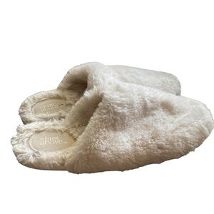 Stars Above Fluffy Slippers I Size: L 9/10